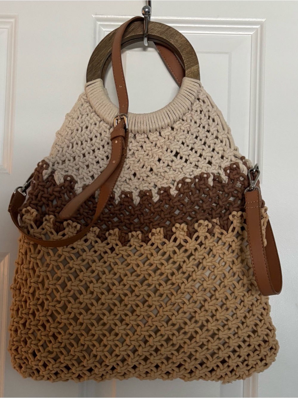 NWOT Ivory Brown and Tan Crochet Woven Bag with Wooden Handles & Crossbody Strap